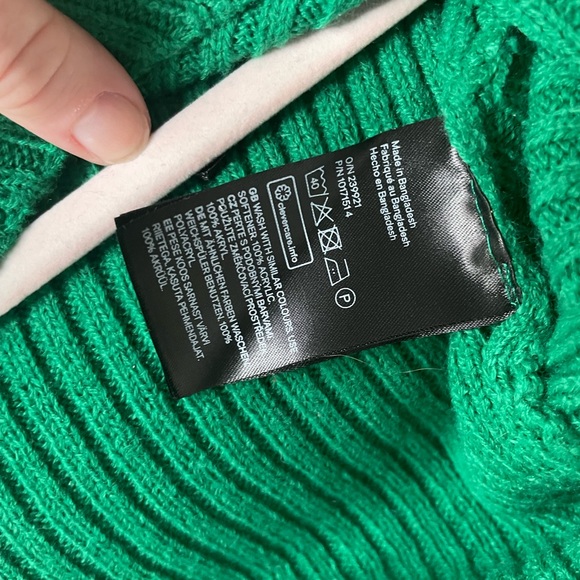 H&M cropped turtleneck - xs - Picture 3 of 3